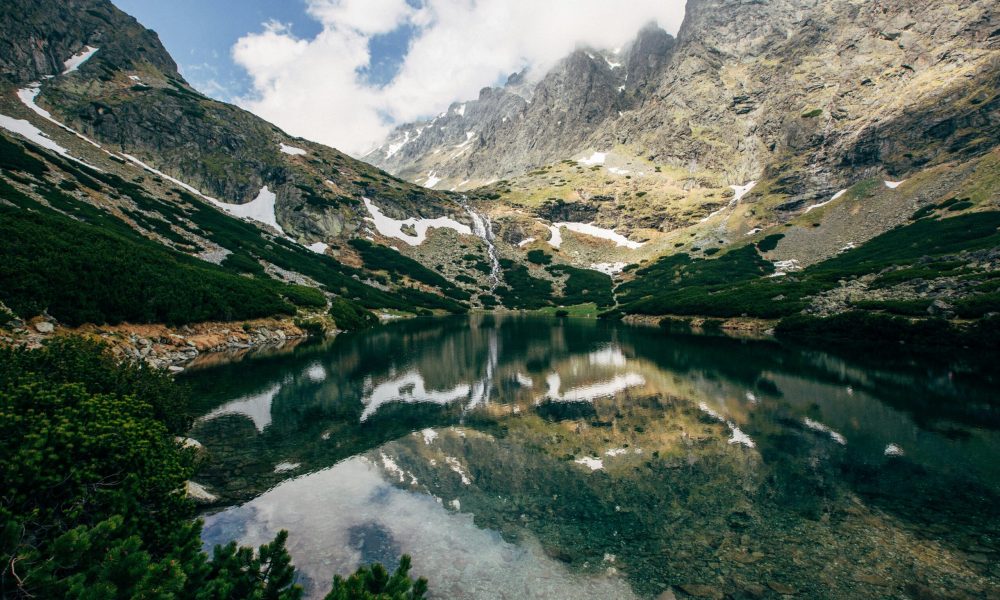 lukas-bato-MNXcq2gJyxU-unsplash